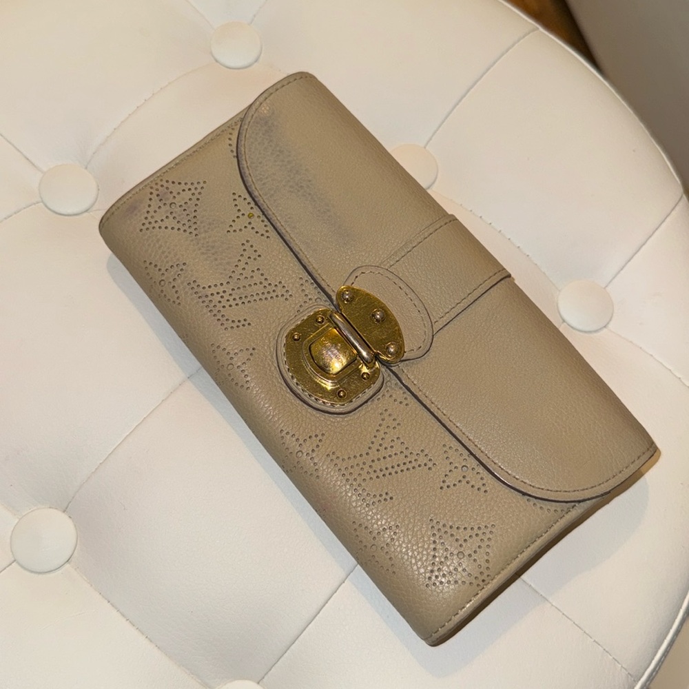 Louis Vuitton portefeuille iris mahina taupe Wallet- - Picture 2 of 13